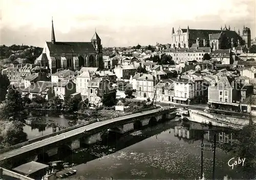 AK / Ansichtskarte Poitiers_Vienne Vue generale le Pont Joubert La Cathedrale et Sainte Radegonde Poitiers Vienne