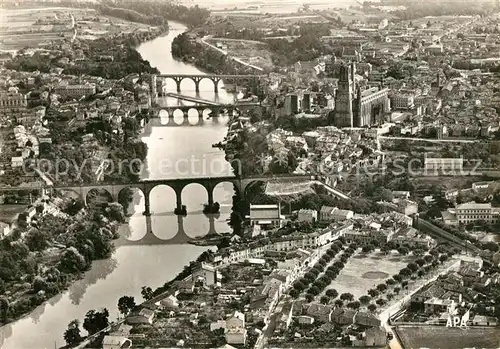 AK / Ansichtskarte Albi_Tarn Vue aerienne sur la Basilique Sainte Cecile la Ville le Tarn et les Ponts Albi_Tarn