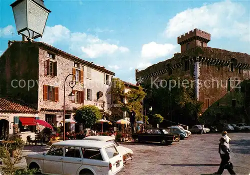 AK / Ansichtskarte Cagnes sur Mer La Place du Chateau et le Chateau du Haut de Cagnes Cagnes sur Mer