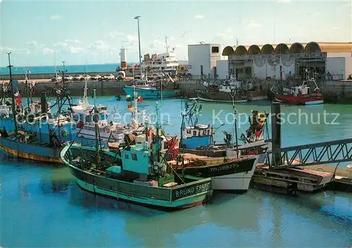 AK / Ansichtskarte Royan_Charente Maritime Port de peche et la criee Royan Charente Maritime