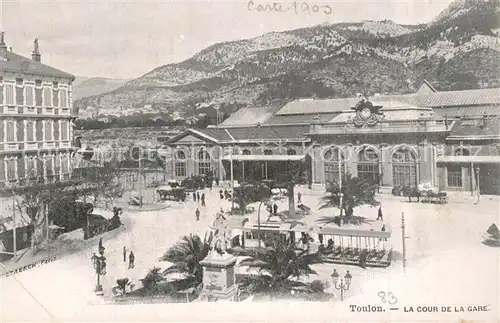 AK / Ansichtskarte Toulon_Var La Cour de la Gare Toulon_Var