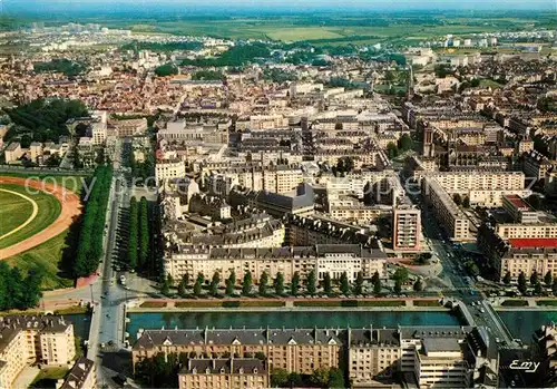 AK / Ansichtskarte Caen Vue aerienne sur le quartier St Jean Au premier plan lOrne le Quai Promenade Mme de Sevigne le cours General de Gaulle Caen