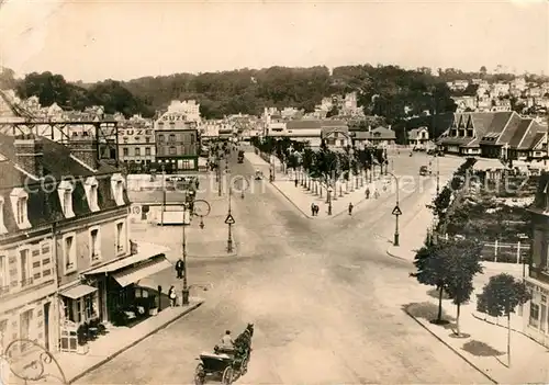 AK / Ansichtskarte Deauville Avenue de la Republique Place de la Gare Deauville