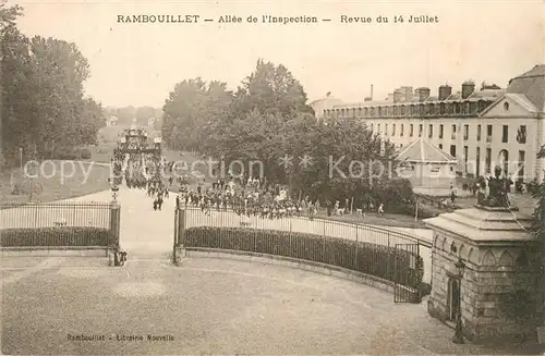 AK / Ansichtskarte Rambouillet Allee de l Inspection Revue du 14 Juillet Rambouillet