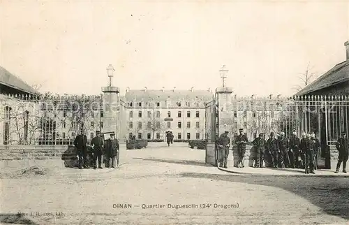 AK / Ansichtskarte Dinan Quartier Duguesclin 24e Dragons Soldats Militaire Caserne Dinan