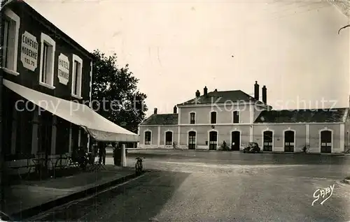 AK / Ansichtskarte Saujon La Gare et lHotel Terminus Saujon