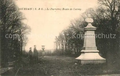 AK / Ansichtskarte Dourdan Le Parterre Buste de Sarcey Dourdan