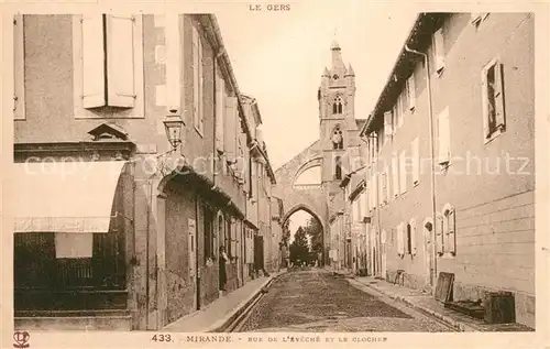 AK / Ansichtskarte Mirande Rue de lEveche et le Clocher Mirande