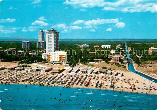 AK / Ansichtskarte Milano_Marittima Plage et Gratteciels Milano_Marittima