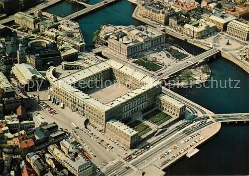 AK / Ansichtskarte Stockholm Fliegeraufnahme Schloss Domkirche Stockholm