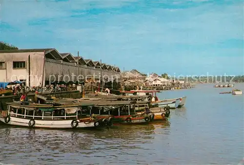AK / Ansichtskarte Kuala_Terengganu fishermen bring boats Kuala_Terengganu