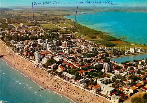 AK / Ansichtskarte Lignano_Sabbiadoro Fliegeraufnahme Strand Lignano Sabbiadoro
