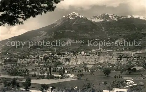 AK / Ansichtskarte Embrun Panorama Mont Saint Guillaume Embrun