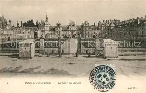 AK / Ansichtskarte Fontainebleau_Seine_et_Marne Palais Cour des Adieux Fontainebleau_Seine