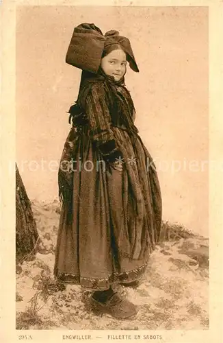 AK / Ansichtskarte Engwiller Fillette en Sabots  Engwiller