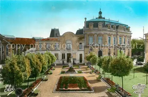 AK / Ansichtskarte Coutras Place la Mairie Coutras