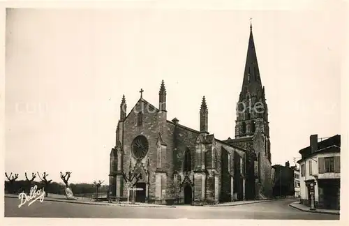 AK / Ansichtskarte Langon_Gironde Place de l eglise Langon Gironde