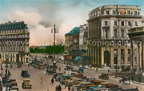 AK / Ansichtskarte Bordeaux Place de la Comedie au fond Les Quinconces Bordeaux