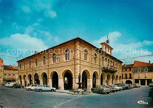 AK / Ansichtskarte Fleurance La mairie la place Fleurance