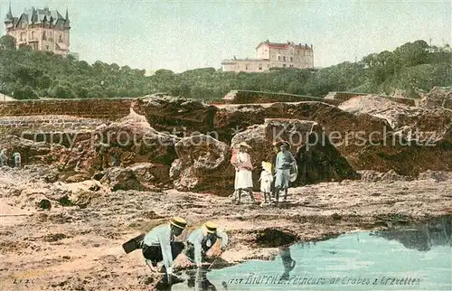 AK / Ansichtskarte Biarritz_Pyrenees_Atlantiques Pecheurs de Crabes et Crevettes Biarritz_Pyrenees