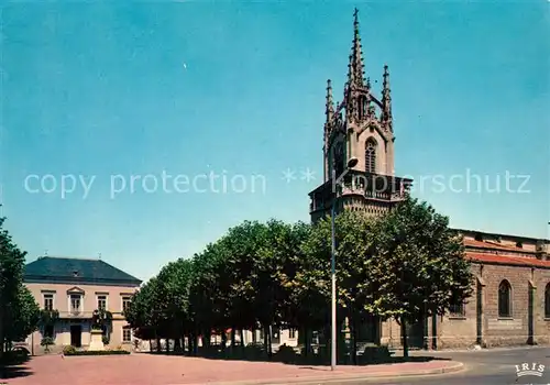 AK / Ansichtskarte Feurs Place de l_Hotel de Ville Eglise Feurs