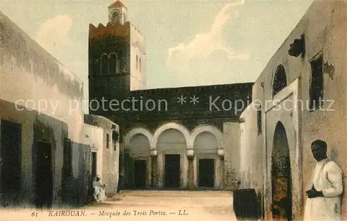 AK / Ansichtskarte Kairouan_Qairawan Mosquee des Trois Portes Kairouan Qairawan