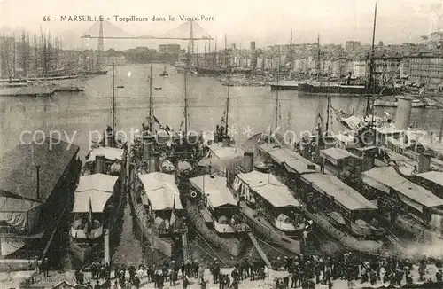 AK / Ansichtskarte Marseille_Bouches du Rhone Torpilleurs dans le Vieux Port Marseille