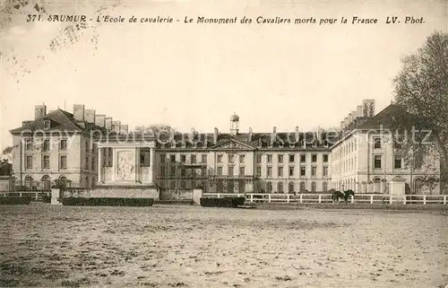 AK / Ansichtskarte Saumur Ecole de cavalerie Le Monument des Cavaliers morts pour la France Saumur