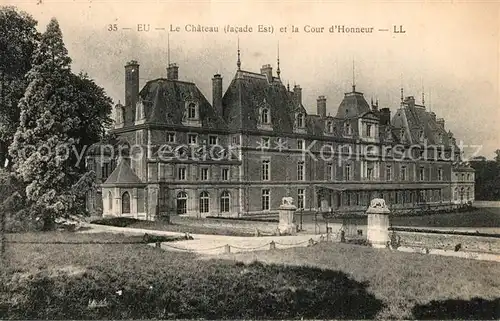 AK / Ansichtskarte Eu_Dieppe Le Chateau facade Est et la Cour d Honneur 
