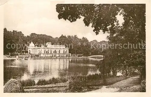 AK / Ansichtskarte Bagnoles de l_Orne Le Casino et le Lac Bagnoles de l_Orne