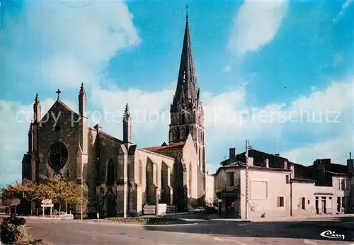 AK / Ansichtskarte Langon_Gironde Place de la Liberation Eglise  Langon Gironde