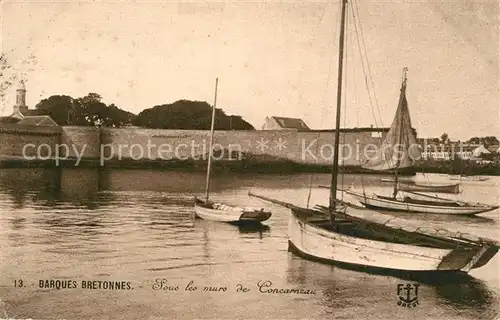 AK / Ansichtskarte Concarneau_Finistere Barques Bretonnes Sous les murs de Concarneau Concarneau_Finistere