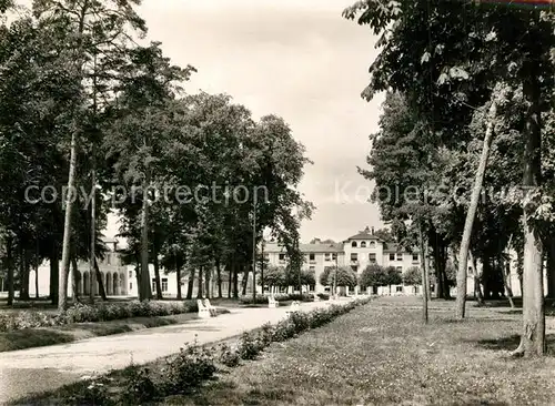 AK / Ansichtskarte Magnanville Avenue de Magnanville et le Pavillon Central Magnanville