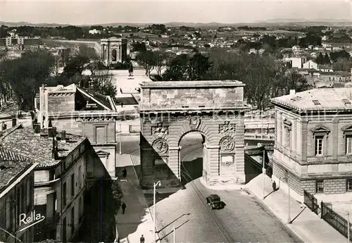 AK / Ansichtskarte Montpellier_Herault Vue densemble sur le Peyrou Arc de Triomphe la statue de Louis XIV le Chateau dEau et l Aqueduc Montpellier Herault