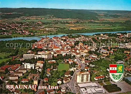 AK / Ansichtskarte Braunau_Inn Fliegeraufnahme mit Pfarrkirche Braunau Inn