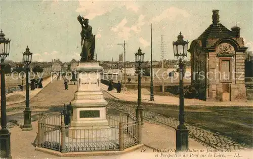 AK / Ansichtskarte Orleans_Loiret Statue de Jeanne dArc et Perspective du Pont sur la Loire Orleans_Loiret