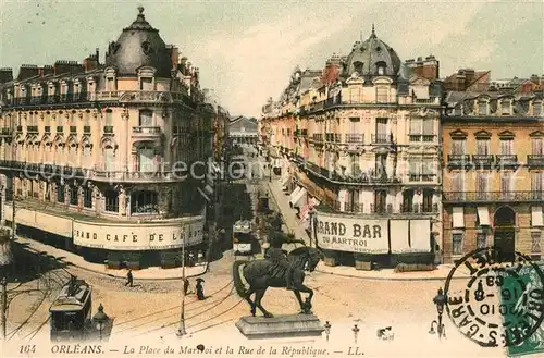AK / Ansichtskarte Orleans_Loiret La Place du Martroi et la Rue de la Republique Orleans_Loiret