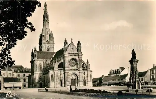 AK / Ansichtskarte Sainte Anne d_Auray La Basilique et la Fontaine Miraculeuse Sainte Anne d Auray
