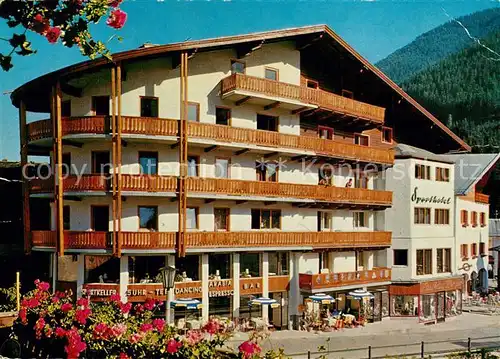 AK / Ansichtskarte Saalbach Hinterglemm Bergers Sporthotel  Saalbach Hinterglemm