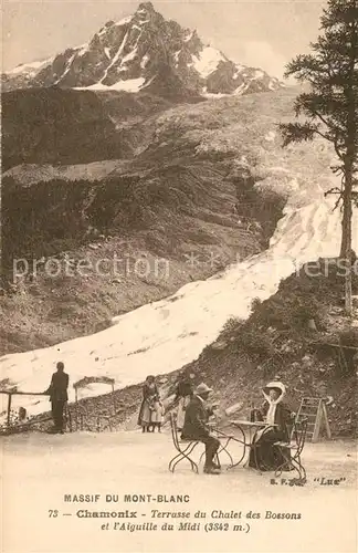 AK / Ansichtskarte Chamonix Massif du Mont Blanc Terrasse du Chalet des Bossons et lAiguille du Midi Chamonix