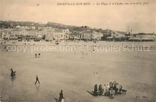 AK / Ansichtskarte Trouville sur Mer La Plage et le Casino vue prise de la Jetee Trouville sur Mer