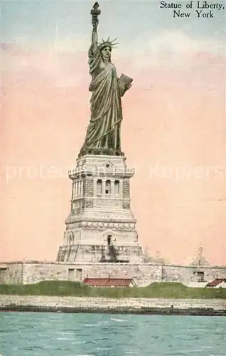 AK / Ansichtskarte New_York_City Statue of Liberty New_York_City
