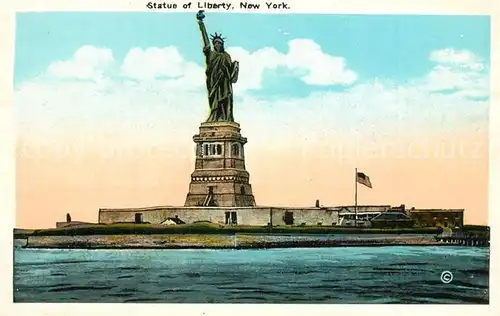 AK / Ansichtskarte New_York_City Statue of Liberty New_York_City