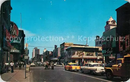 AK / Ansichtskarte Toronto_Canada Yonge Street looking north Toronto Canada