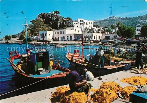 AK / Ansichtskarte Patmos_Sporaden_Dodekanes Heilige Paraskewi Hafen Fischerboote Patmos_Sporaden_Dodekanes
