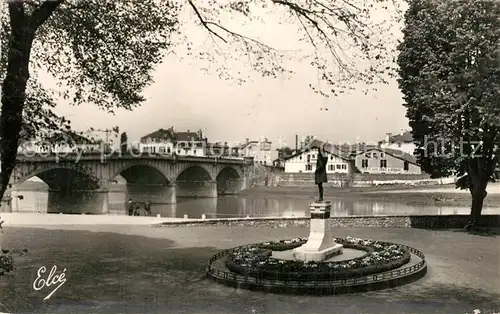 AK / Ansichtskarte Dax_Landes Monument de Boyeau et le Pont Dax_Landes