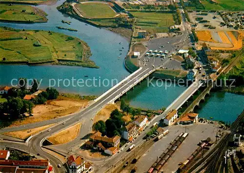 AK / Ansichtskarte Hendaye_Pyrenees_Atlantiques Le nouveau Pont International Vue aerienne Hendaye_Pyrenees