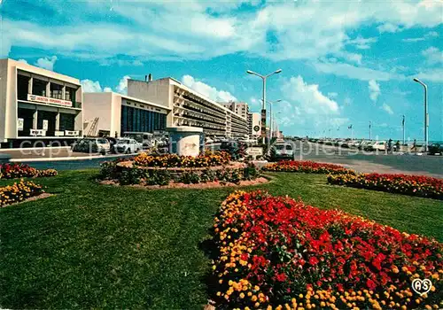 AK / Ansichtskarte Saint_Jean_de_Monts Rond Point de la Foret Palais des Congres et Esplanade de la Mer Saint_Jean_de_Monts