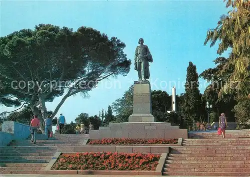 AK / Ansichtskarte Jalta_Ukraine Maxim Gorki Denkmal Jalta Ukraine