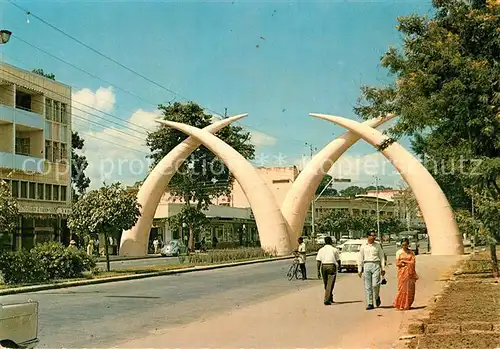 AK / Ansichtskarte Mombasa Giant Tusks Gateway to East Africa Stosszaehne Mombasa